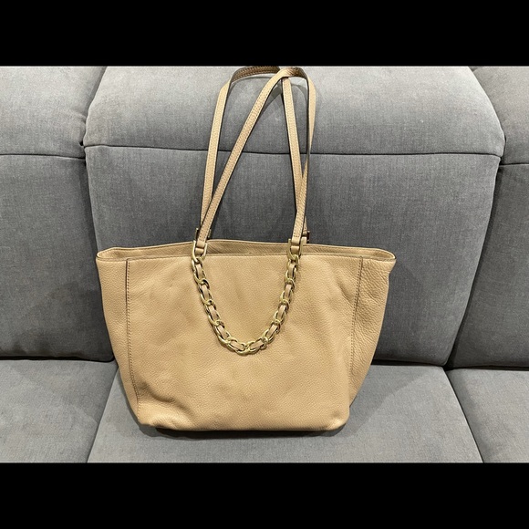 Michael Kors Tote, pale beige. - Picture 2 of 10